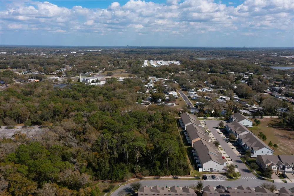 E. 10th Street COUNTRYMEN COURT. Apopka, FL 32703