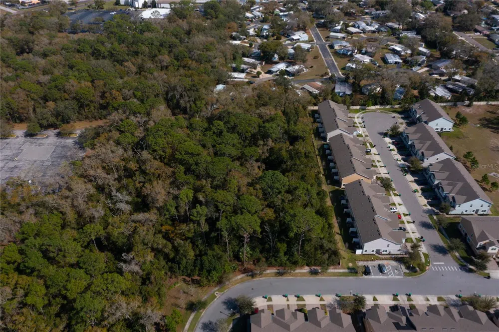 E. 10th Street COUNTRYMEN COURT. Apopka, FL 32703