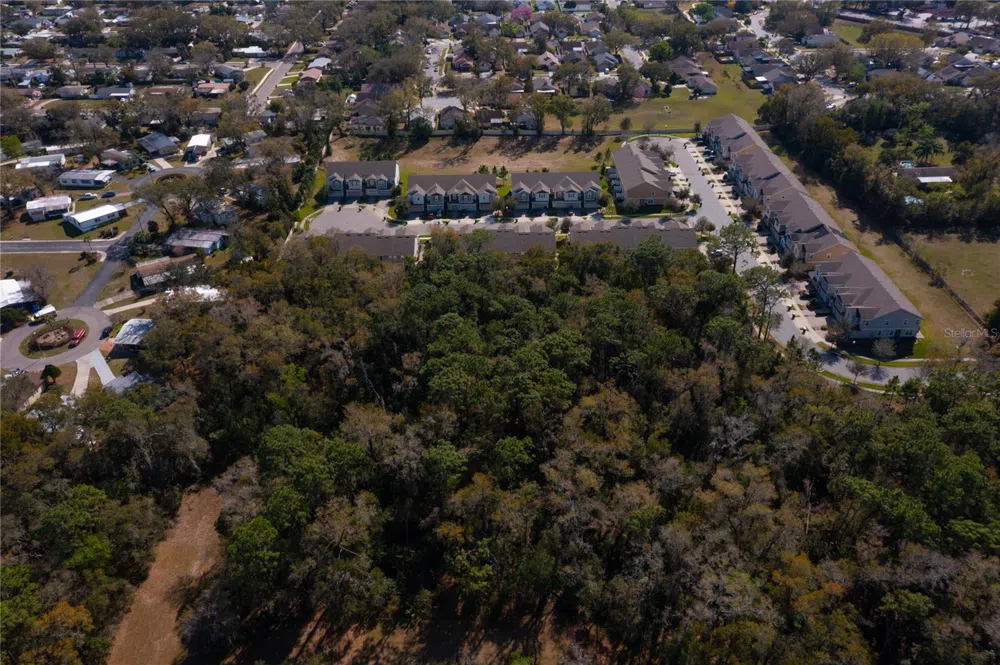 E. 10th Street COUNTRYMEN COURT. Apopka, FL 32703