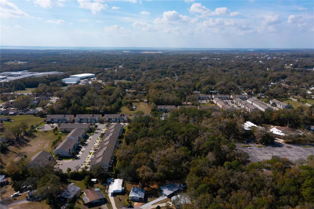E. 10th Street COUNTRYMEN COURT. Apopka, FL 32703