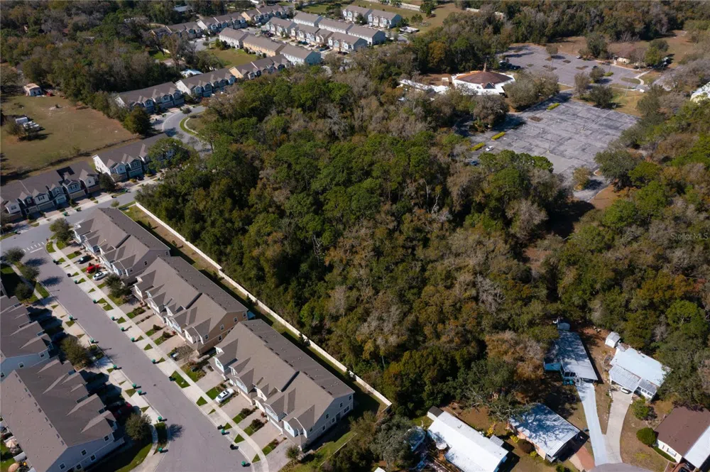 E. 10th Street COUNTRYMEN COURT. Apopka, FL 32703