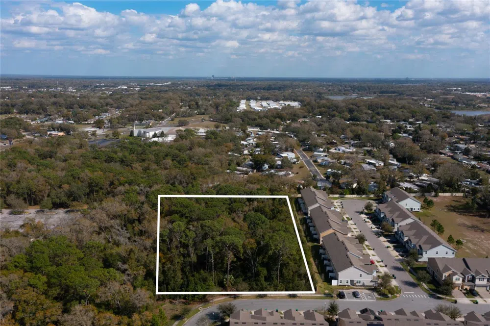 E. 10th Street COUNTRYMEN COURT. Apopka, FL 32703