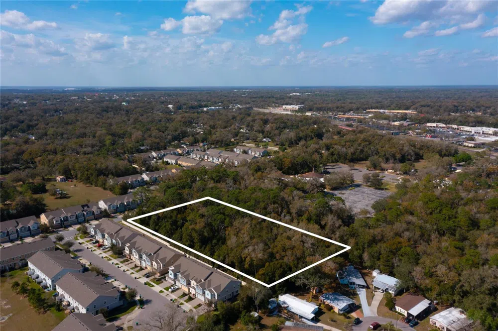 E. 10th Street COUNTRYMEN COURT. Apopka, FL 32703