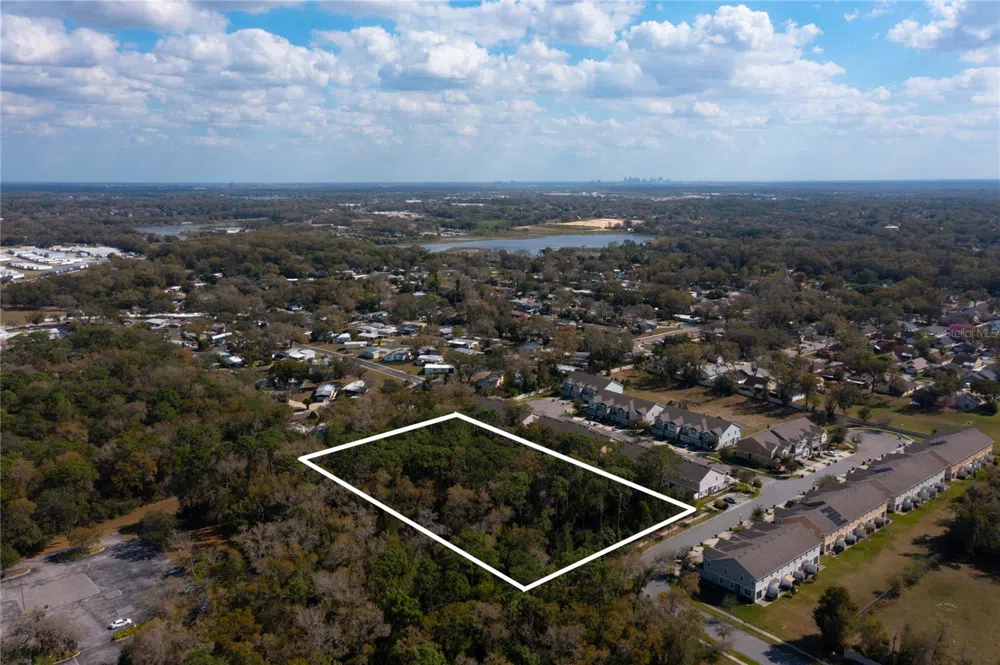 E. 10th Street COUNTRYMEN COURT. Apopka, FL 32703
