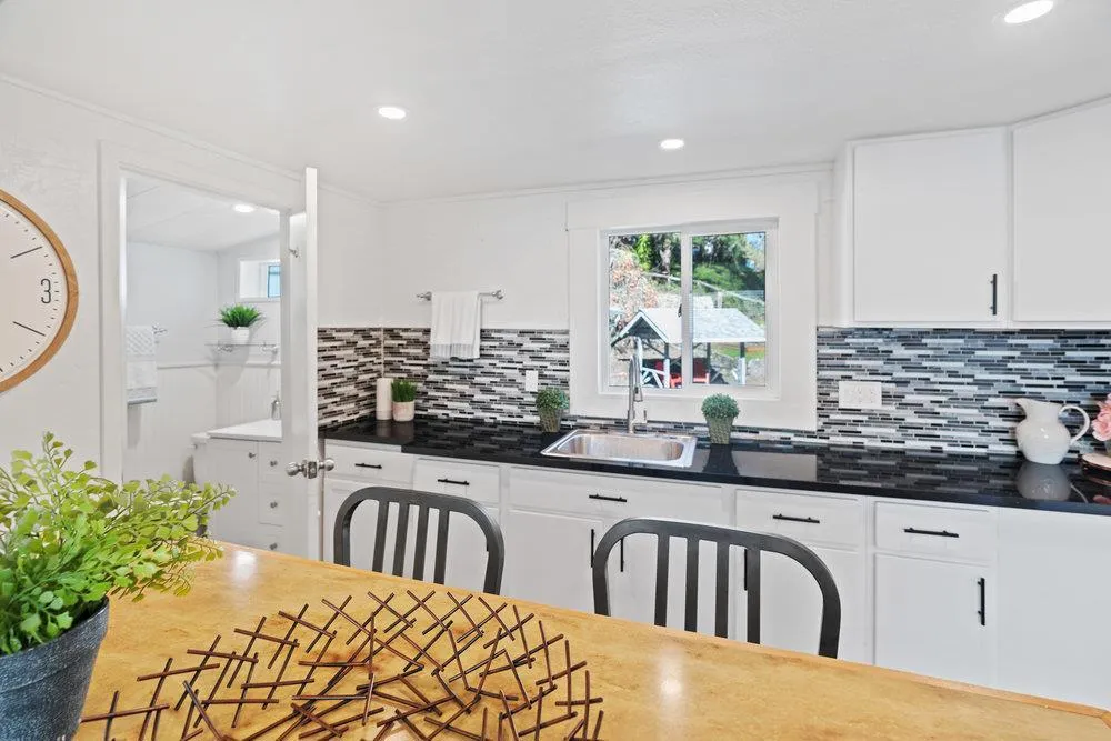 564 Hillcrest Drive Felton, CA 95018