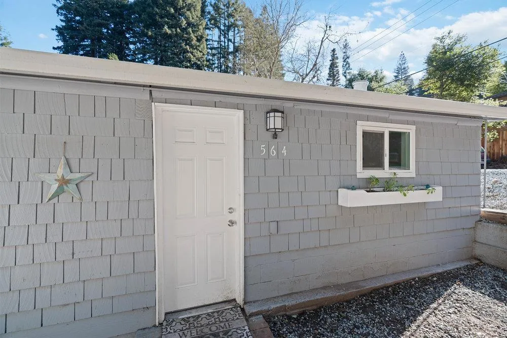 564 Hillcrest Drive Felton, CA 95018