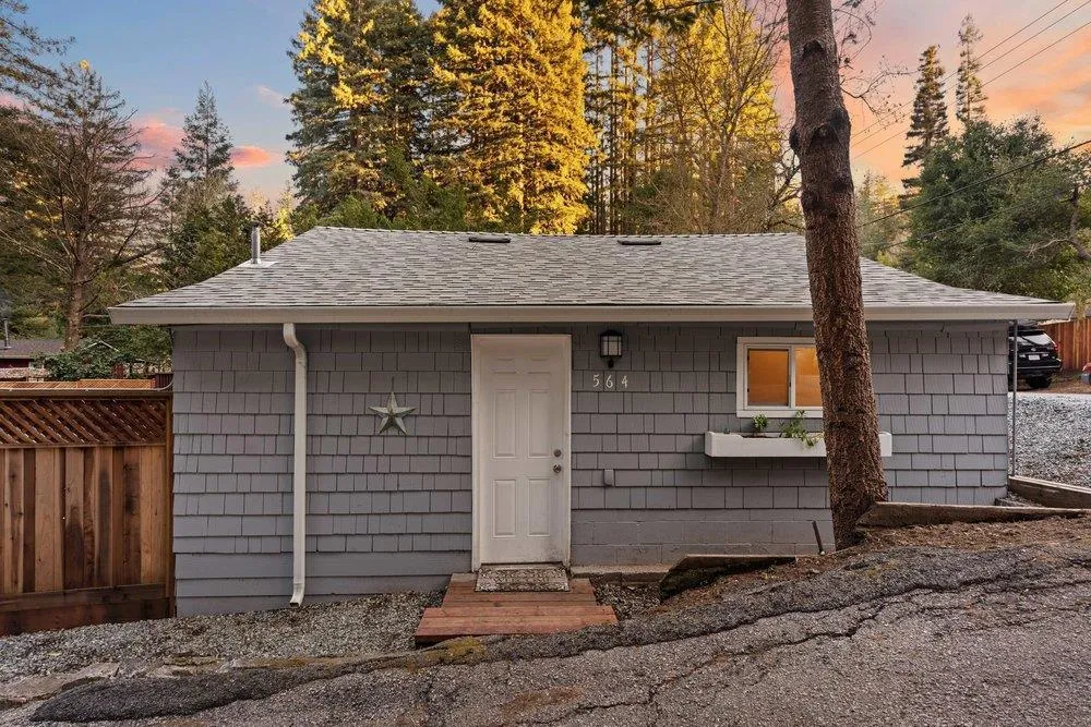 564 Hillcrest Drive Felton, CA 95018