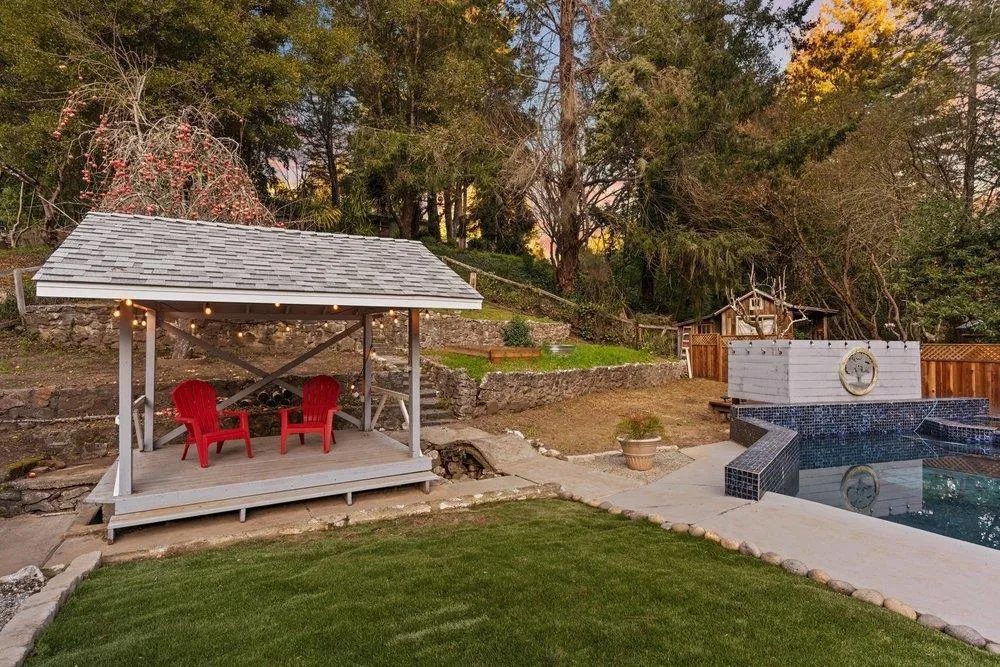 564 Hillcrest Drive Felton, CA 95018