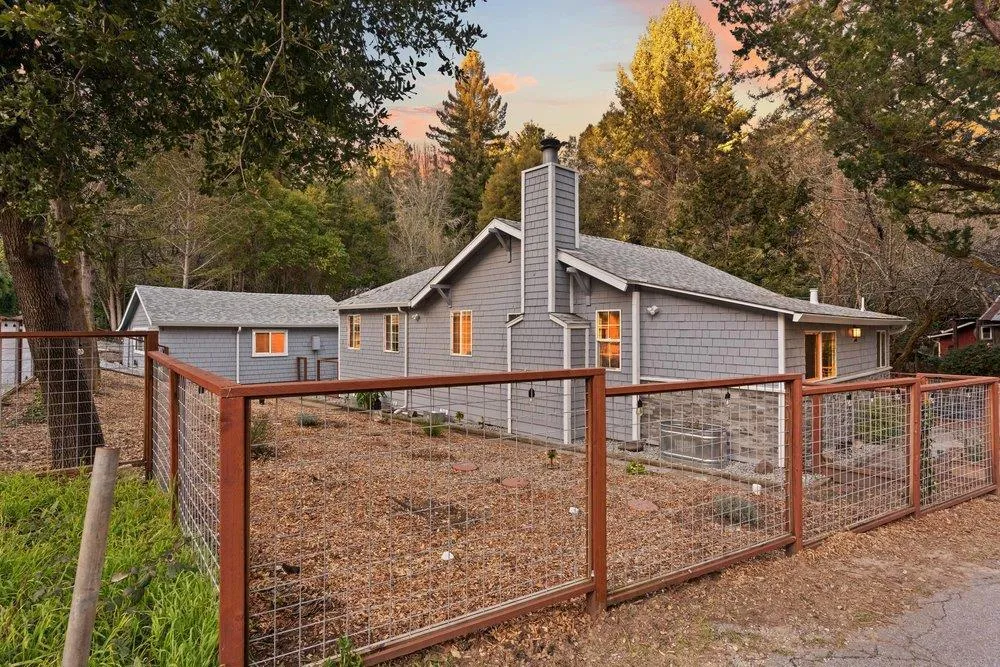 564 Hillcrest Drive Felton, CA 95018