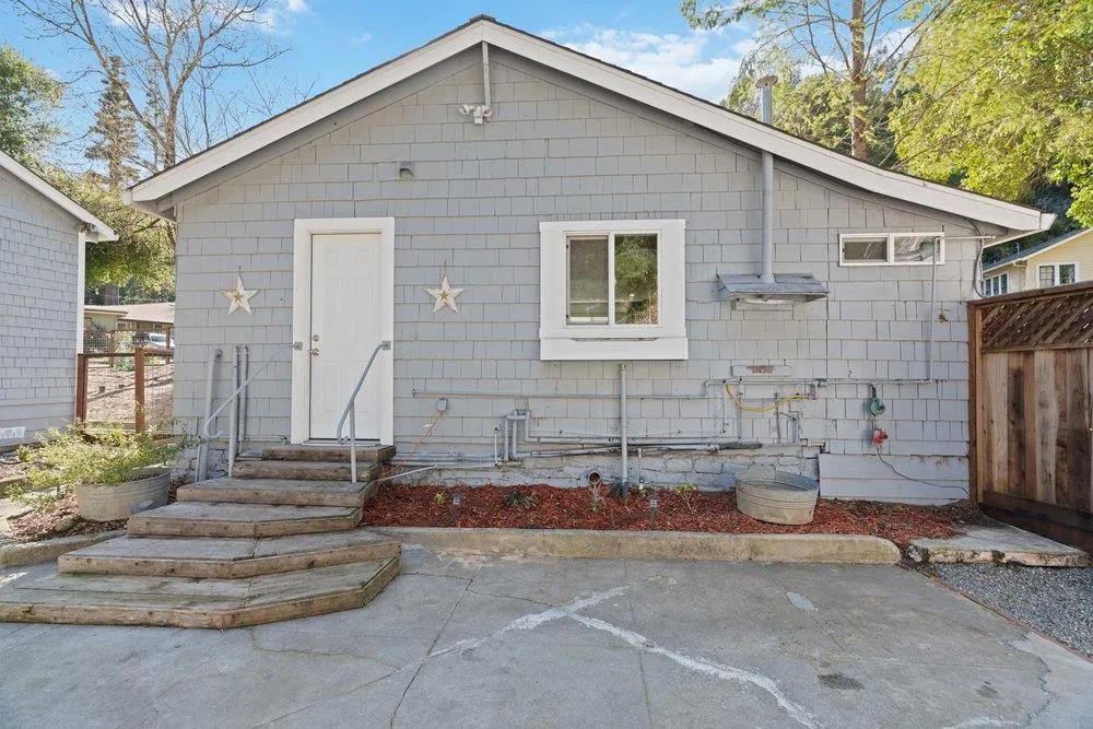 564 Hillcrest Drive Felton, CA 95018