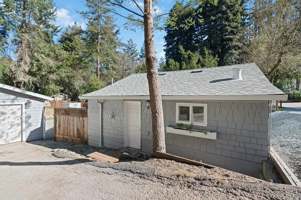 564 Hillcrest Drive Felton, CA 95018