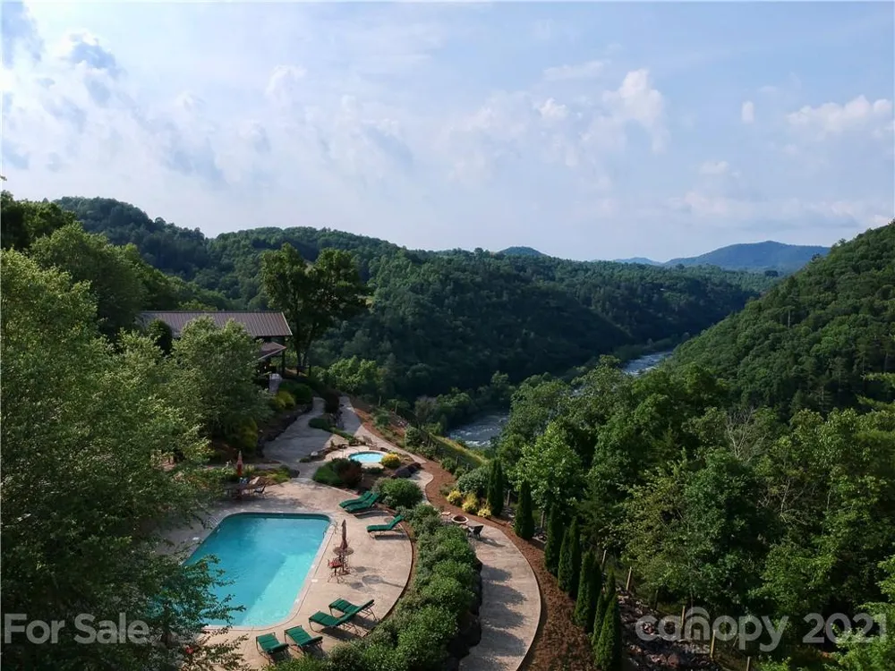141 River Club Trail #8 Marshall, NC 28753