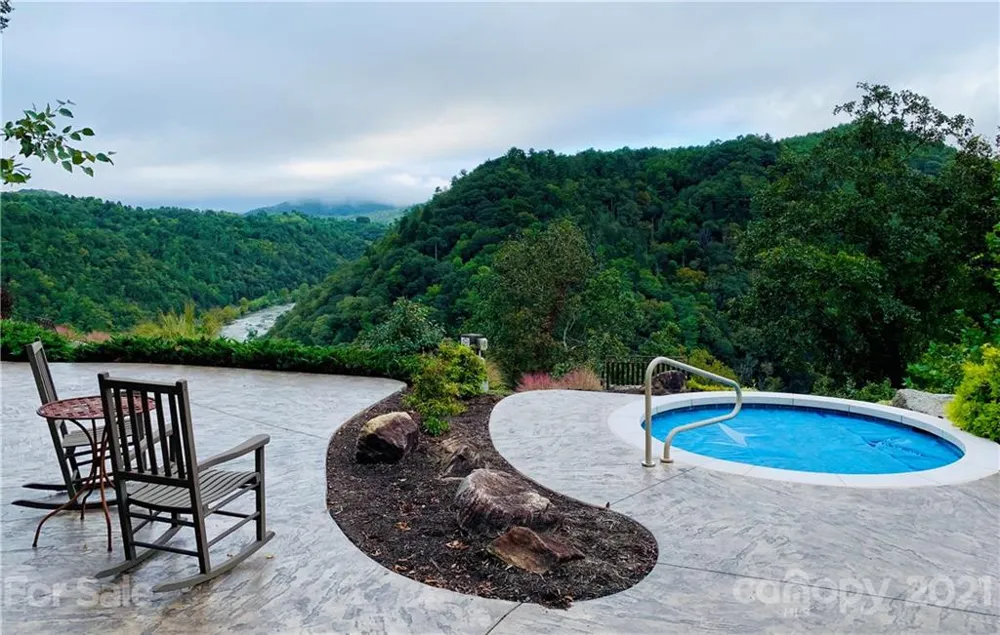 141 River Club Trail #8 Marshall, NC 28753