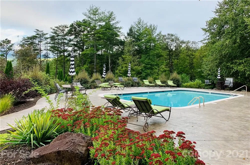 141 River Club Trail #8 Marshall, NC 28753