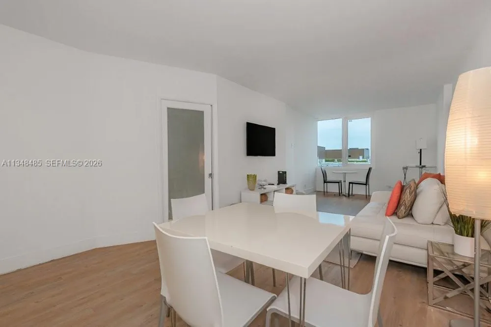 2301 Collins Ave #927 Miami Beach, FL 33139