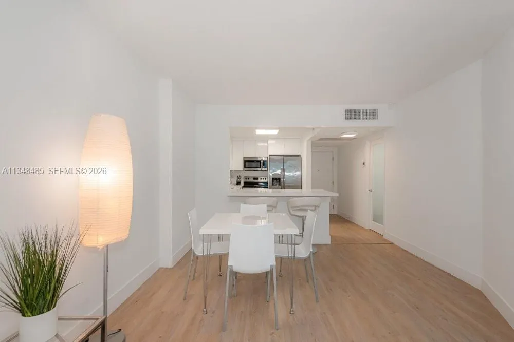 2301 Collins Ave #927 Miami Beach, FL 33139