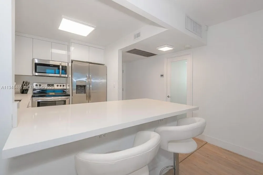 2301 Collins Ave #927 Miami Beach, FL 33139