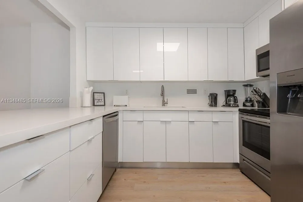 2301 Collins Ave #927 Miami Beach, FL 33139