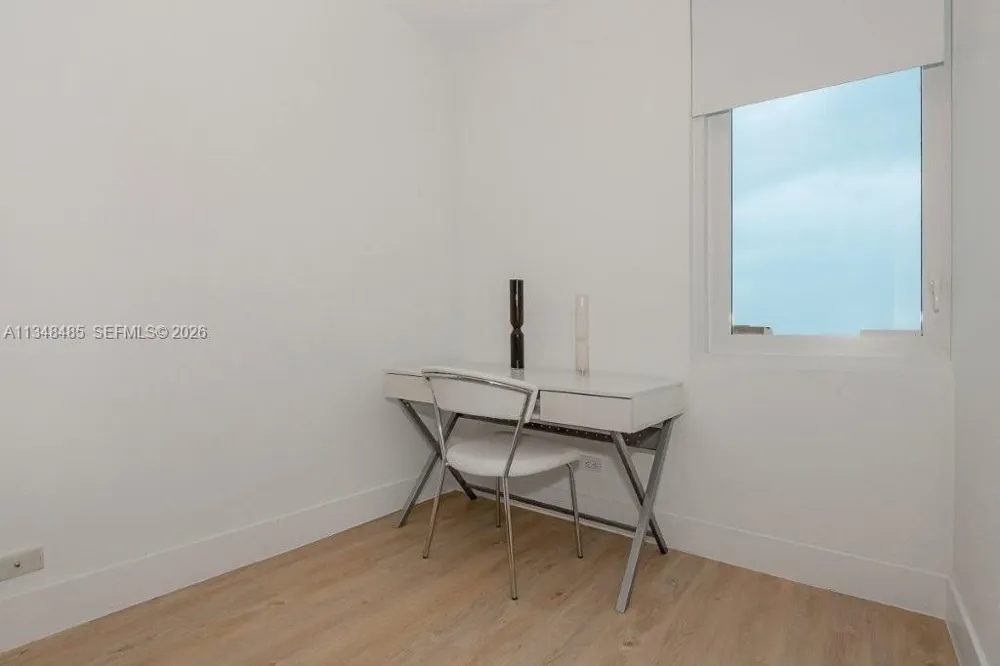 2301 Collins Ave #927 Miami Beach, FL 33139