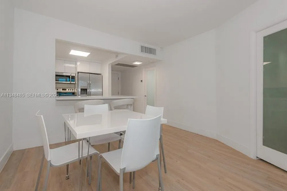 2301 Collins Ave #927 Miami Beach, FL 33139