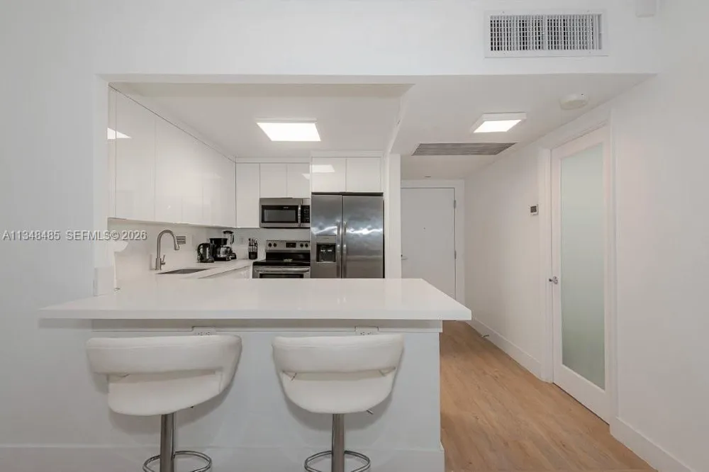 2301 Collins Ave #927 Miami Beach, FL 33139