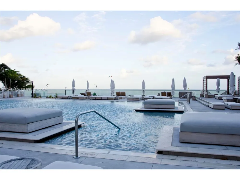 2301 Collins Ave #927 Miami Beach, FL 33139