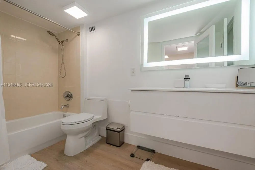 2301 Collins Ave #927 Miami Beach, FL 33139
