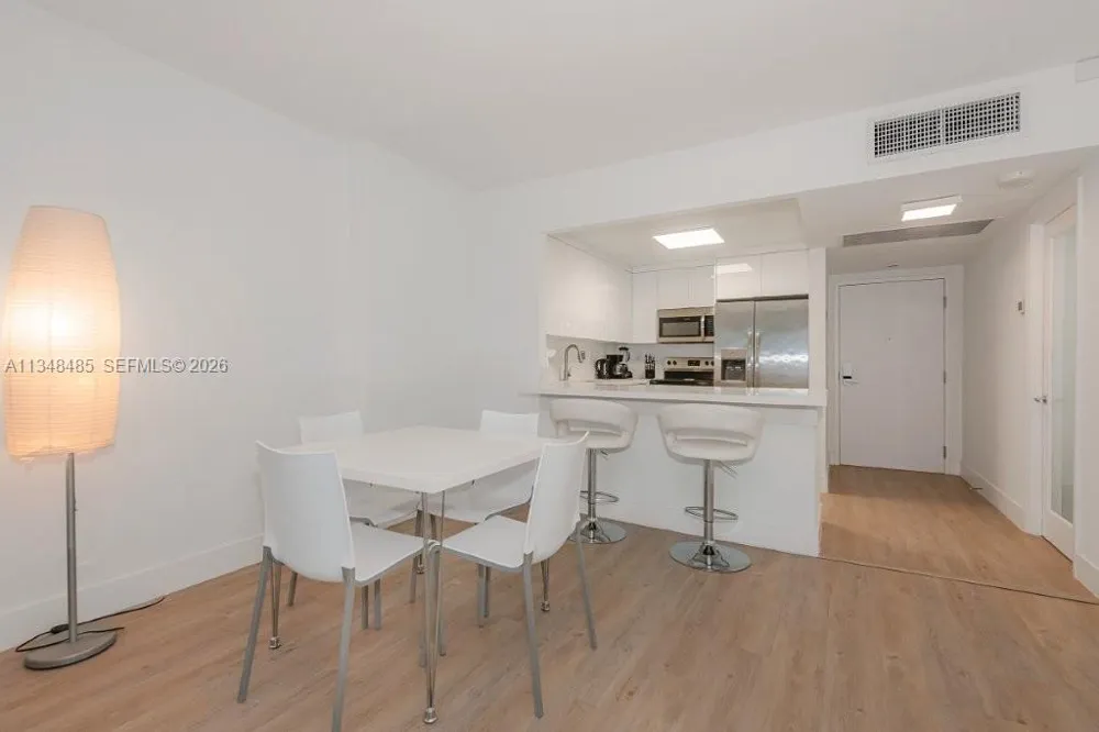 2301 Collins Ave #927 Miami Beach, FL 33139