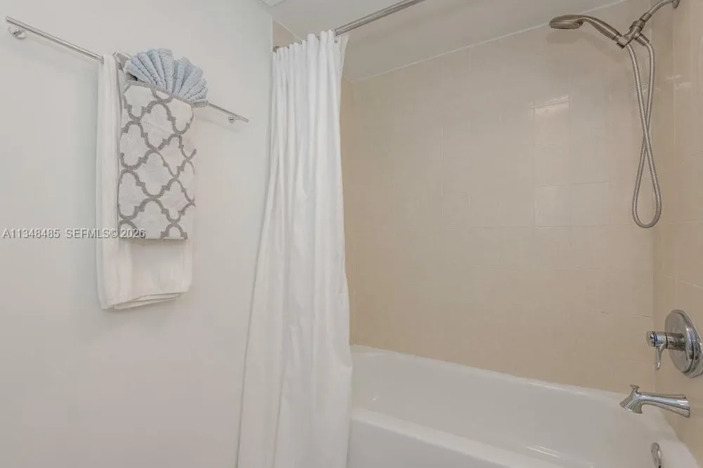 2301 Collins Ave #927 Miami Beach, FL 33139