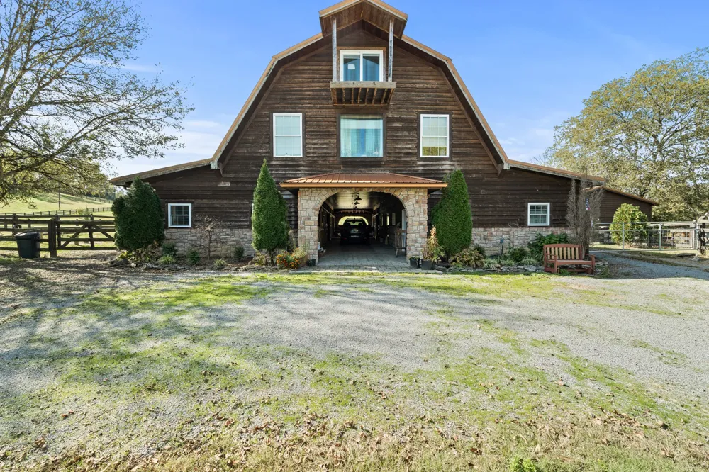 11528 Dodson Branch Hwy Gainesboro, TN 38562