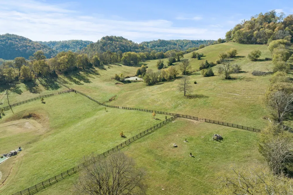 11528 Dodson Branch Hwy Gainesboro, TN 38562