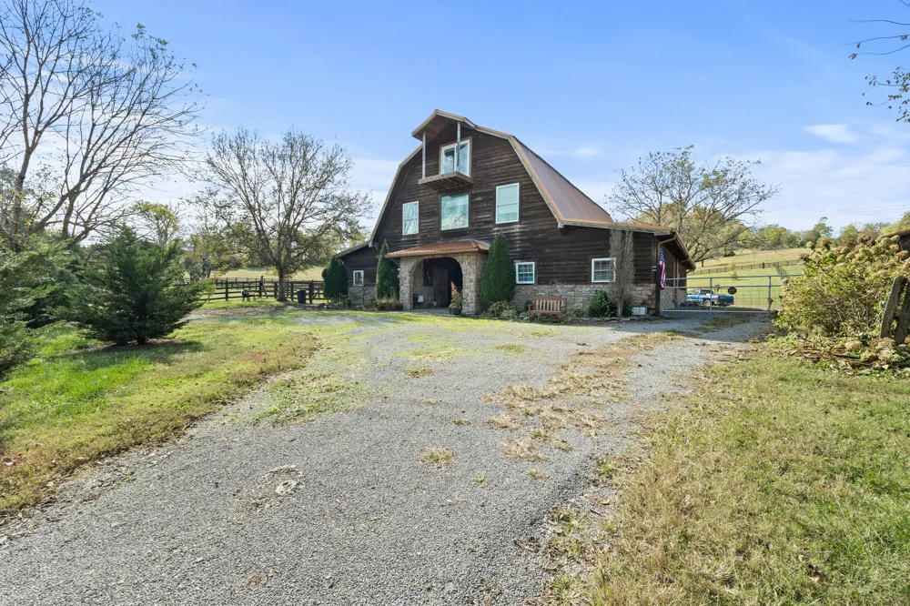 11528 Dodson Branch Hwy Gainesboro, TN 38562