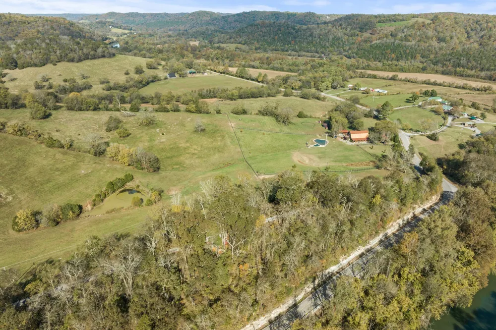 11528 Dodson Branch Hwy Gainesboro, TN 38562