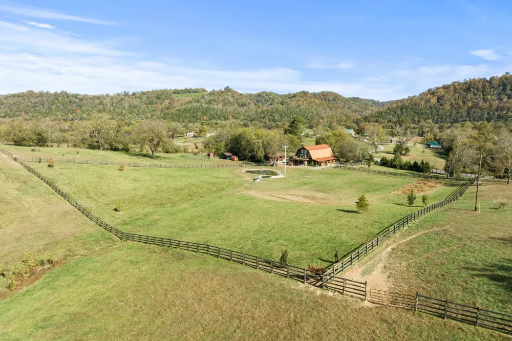 11528 Dodson Branch Hwy Gainesboro, TN 38562