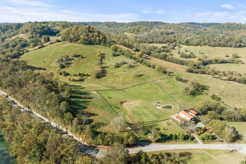 11528 Dodson Branch Hwy Gainesboro, TN 38562