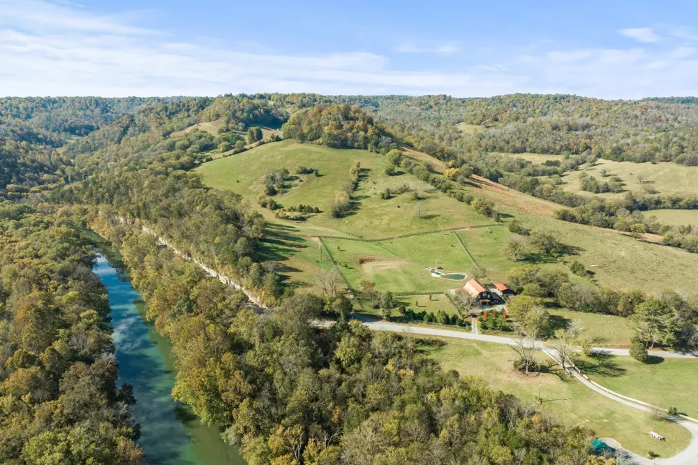 11528 Dodson Branch Hwy Gainesboro, TN 38562