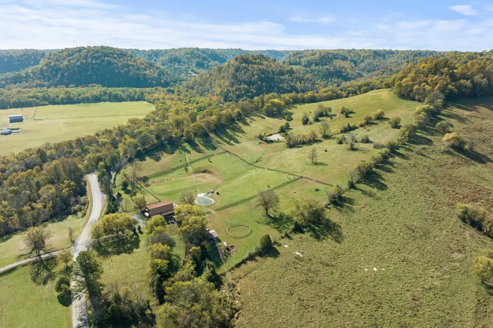 11528 Dodson Branch Hwy Gainesboro, TN 38562