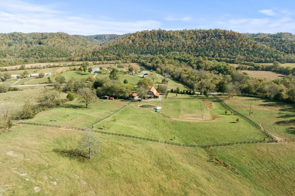 11528 Dodson Branch Hwy Gainesboro, TN 38562