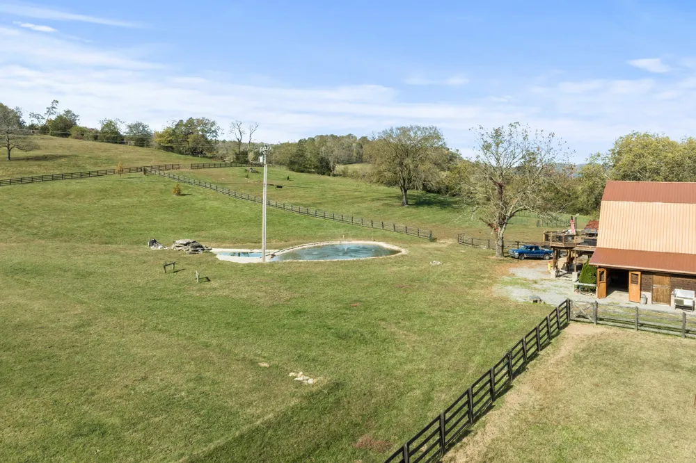 11528 Dodson Branch Hwy Gainesboro, TN 38562