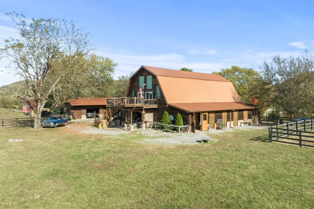 11528 Dodson Branch Hwy Gainesboro, TN 38562
