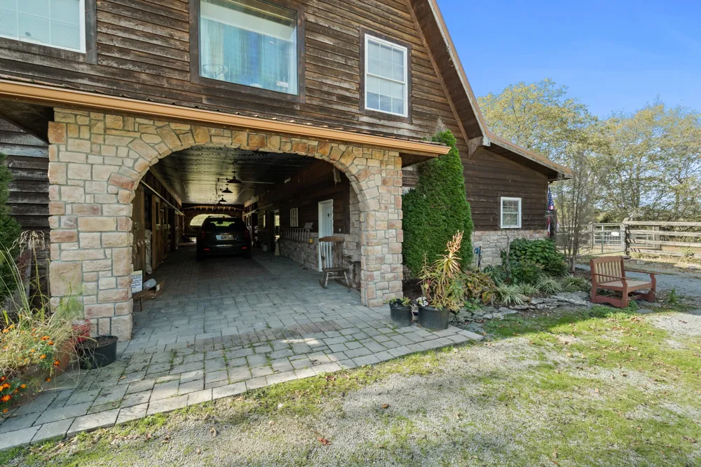 11528 Dodson Branch Hwy Gainesboro, TN 38562