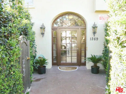 1269 S Citrus Avenue #8