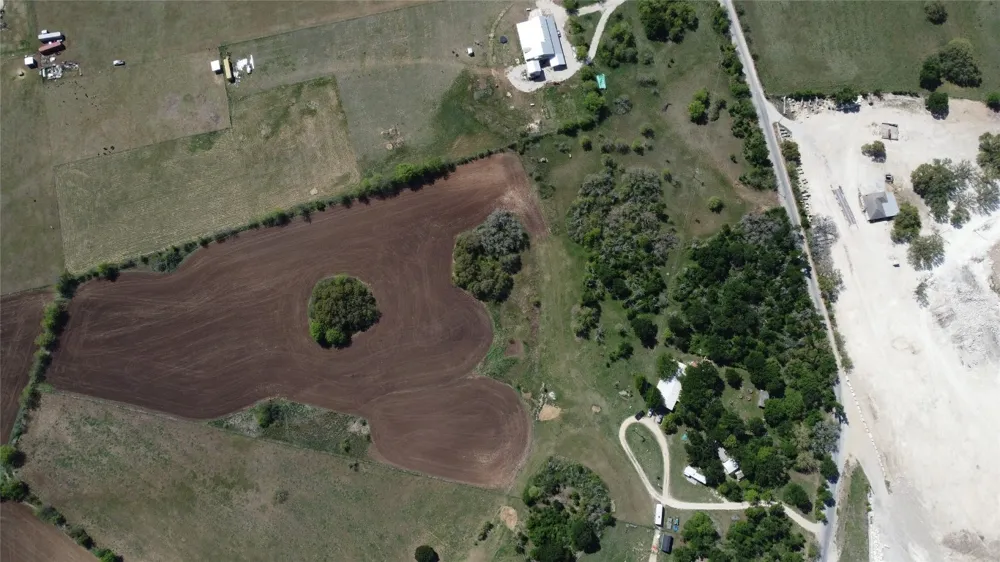 240 County Road 344 Jarrell, TX 76537