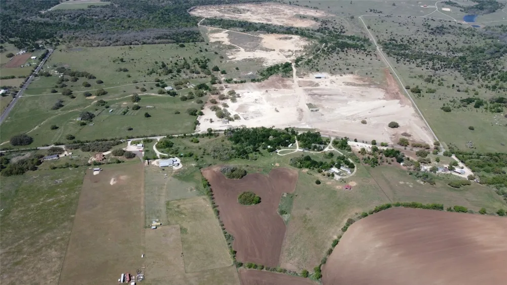 240 County Road 344 Jarrell, TX 76537
