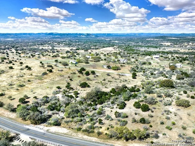 316 Robin Rd Camp Wood, TX 78833