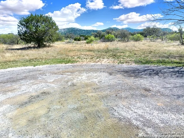 316 Robin Rd Camp Wood, TX 78833