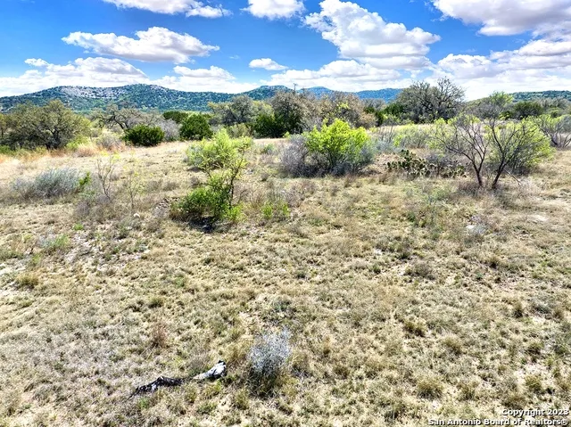 316 Robin Rd Camp Wood, TX 78833