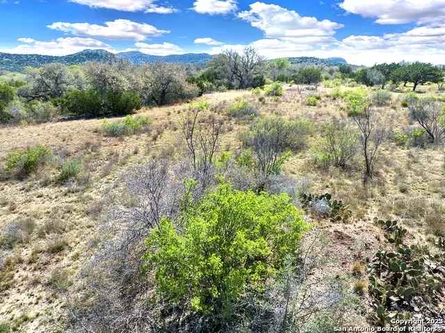 316 Robin Rd Camp Wood, TX 78833