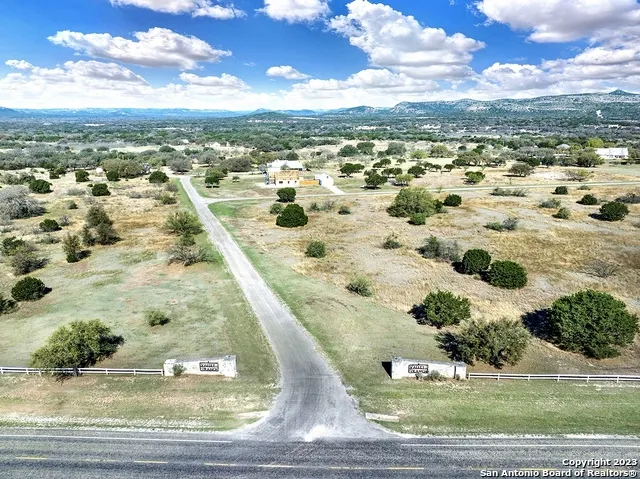 316 Robin Rd Camp Wood, TX 78833