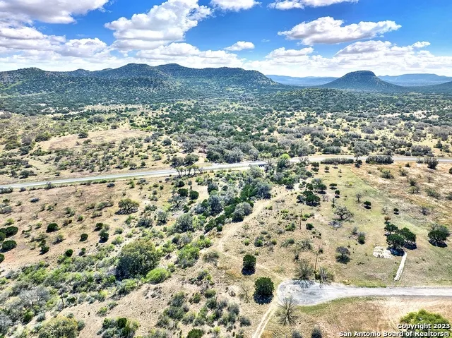 316 Robin Rd Camp Wood, TX 78833